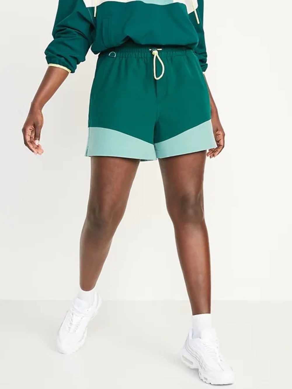 High Waisted StretchTech Water-Repellent Shorts Small NWT